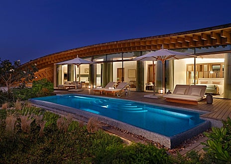 Imagen secundaria 1 - La pareja disfruta de unos días de relax en este complejo recién inaugurado. 