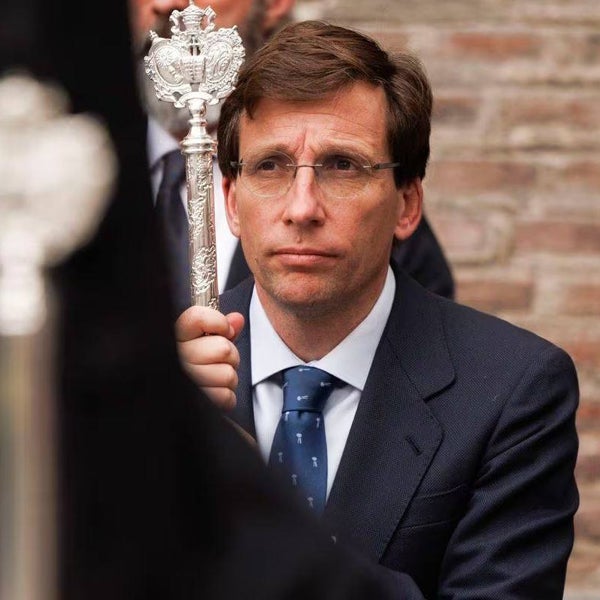 La sastrería de Florentino Pérez y Figo que hará el traje de novio de Almeida
