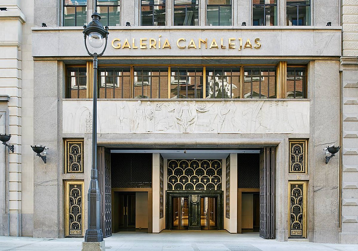 Acceso a Galería Canalejas desde la calle Alcalá