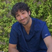 Álvaro Fernández, el farmacéutico más viral de España, nos desvela sus trucos de belleza