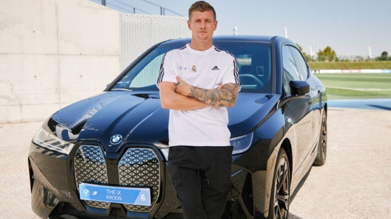 Toni Kroos con su BMW