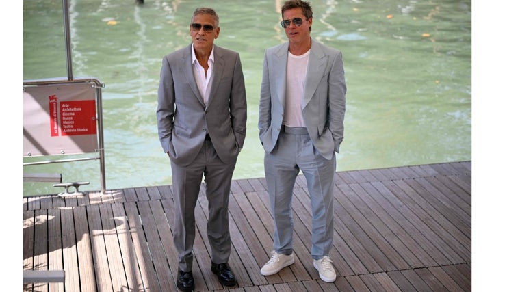 Los actores George Clooney y Brad Pitt en el Festival de Venecia