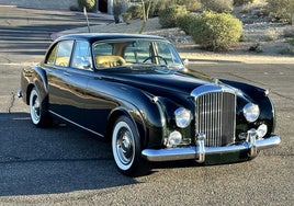 Vendido por 265.000 euros un Bentley que perteneció a Alfred Hitchcock