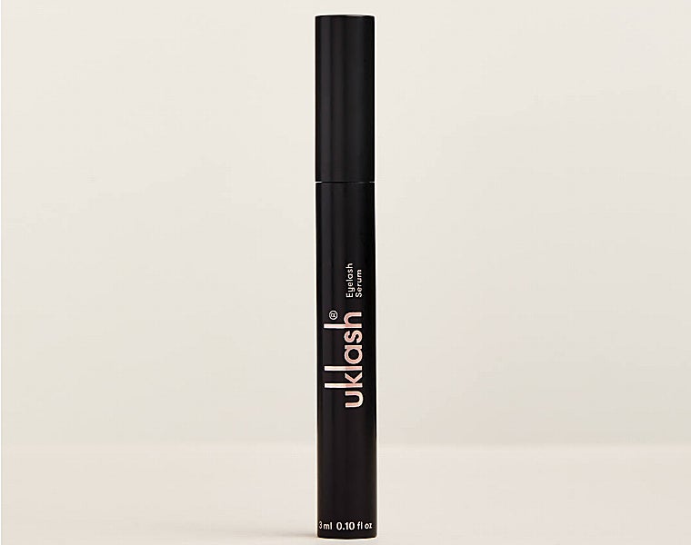 El sérum de pestañas de uklash.