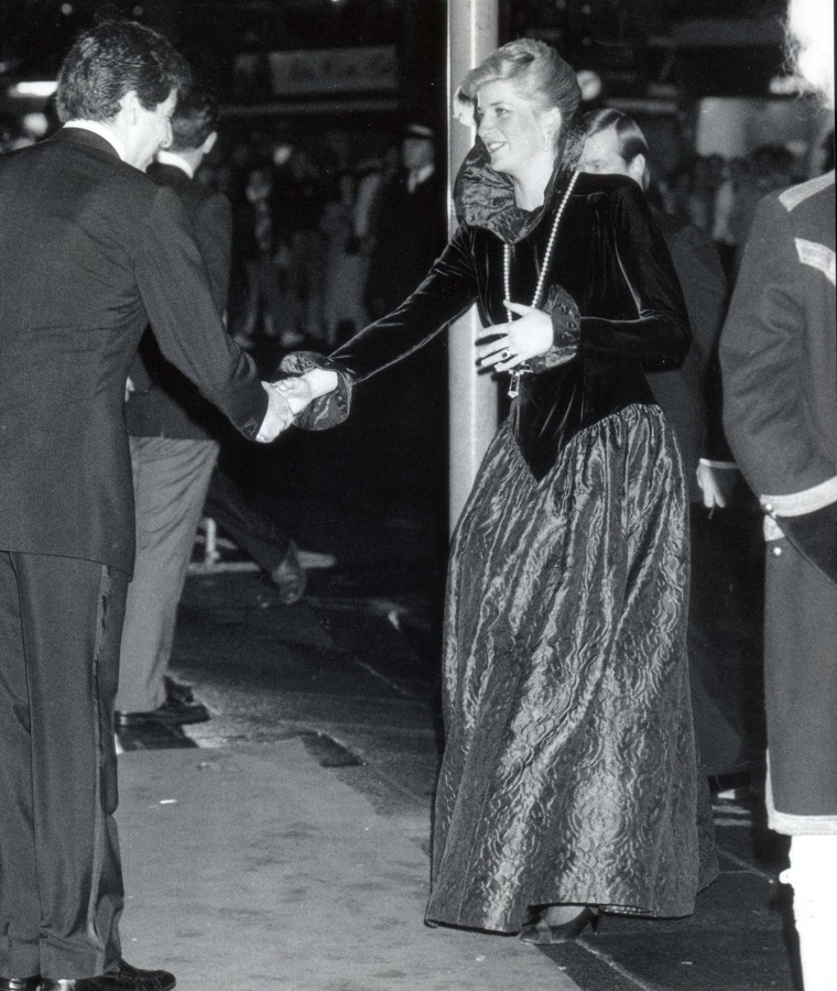 Diana of Wales with the famous cross in 1987.