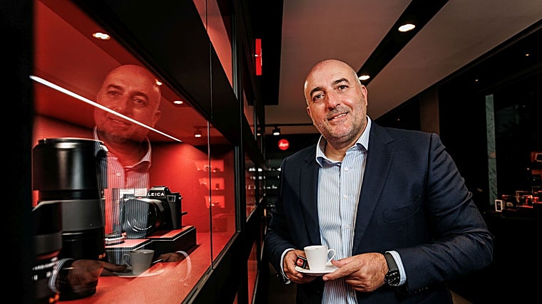 Javier Liedo en la sede de Leica Camera Iberia, en Madrid