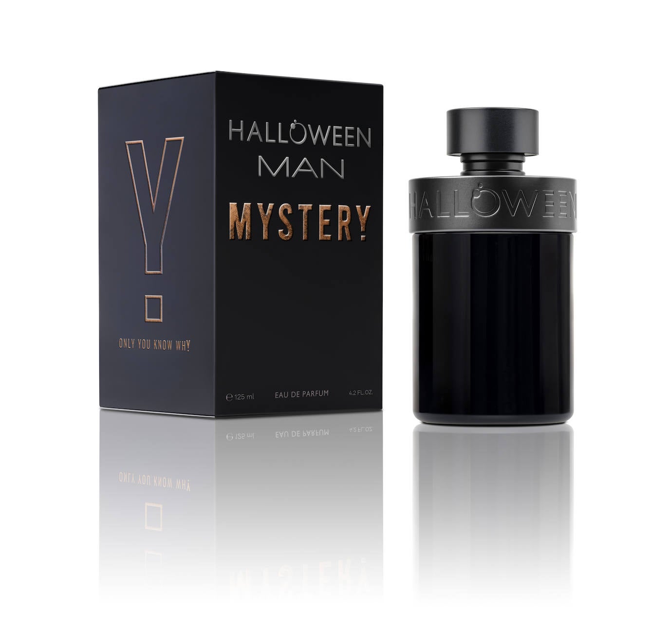 Halloween Man Mystery (85,50 €, 125 ml vapo). Un Eau de Parfum sofisticado, y lleno de carácter y misterio. La combinación de notas aromáticas y afrutadas, junto con la avellana y un fondo de pachuli sumamente embriagador, aporta un toque muy adictivo. En las notas de salida encontramos pimienta negra, lavandino y mandarina. En el corazón, un acorde avellanas, geranio de Egipto y cosmofruit. En el fondo, pachulí de Indonesia y vetiver. Este fougère afrutado y aromática, cuenta con un 95% de ingredientes de origen natural.
