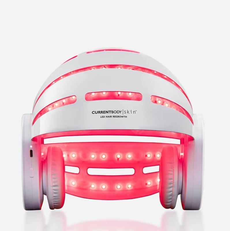 Un casco Led. Es una de las últimas innovaciones del mercado para luchar contra la caída del cabello. Clínicamente probado, este casco de lud led de Current Body promete ayudar a combatir la caíde del cabello desde casa, con resultados de hasta un 128% más de crecimiento del cabello en 12 semanas. Diseñado para tratar toda la cabeza o zonas específicas como entradas, coronilla o áreas con debilitamiento cuenta con diferentes tamaños y su precio es de 739 euros