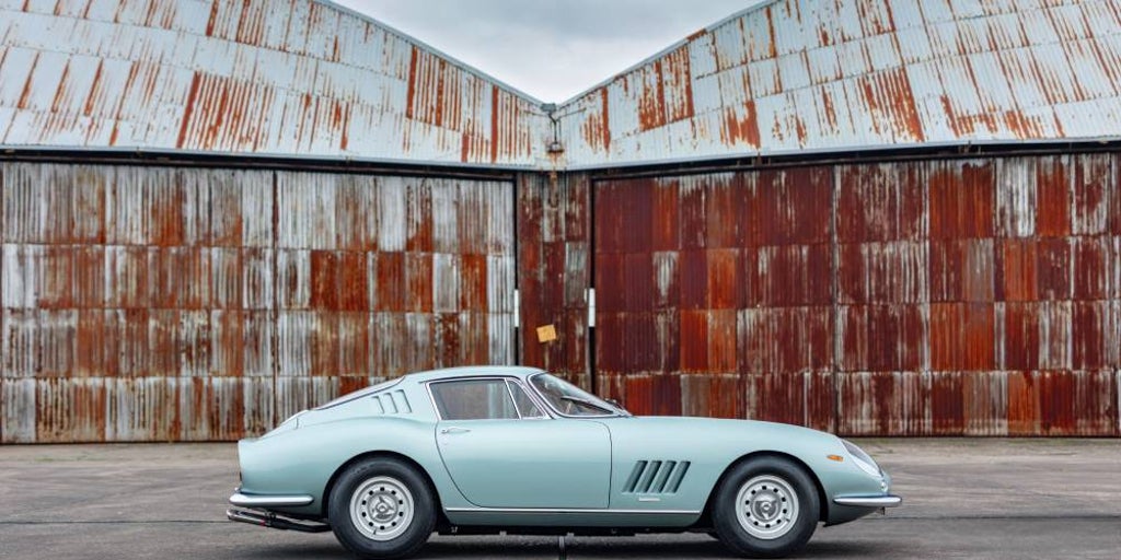 El 'Gran Mercedes' de Maria Callas, un McLaren de 20 millones de euros y otros coches de lujo protagonistas en Rétromobile 2025