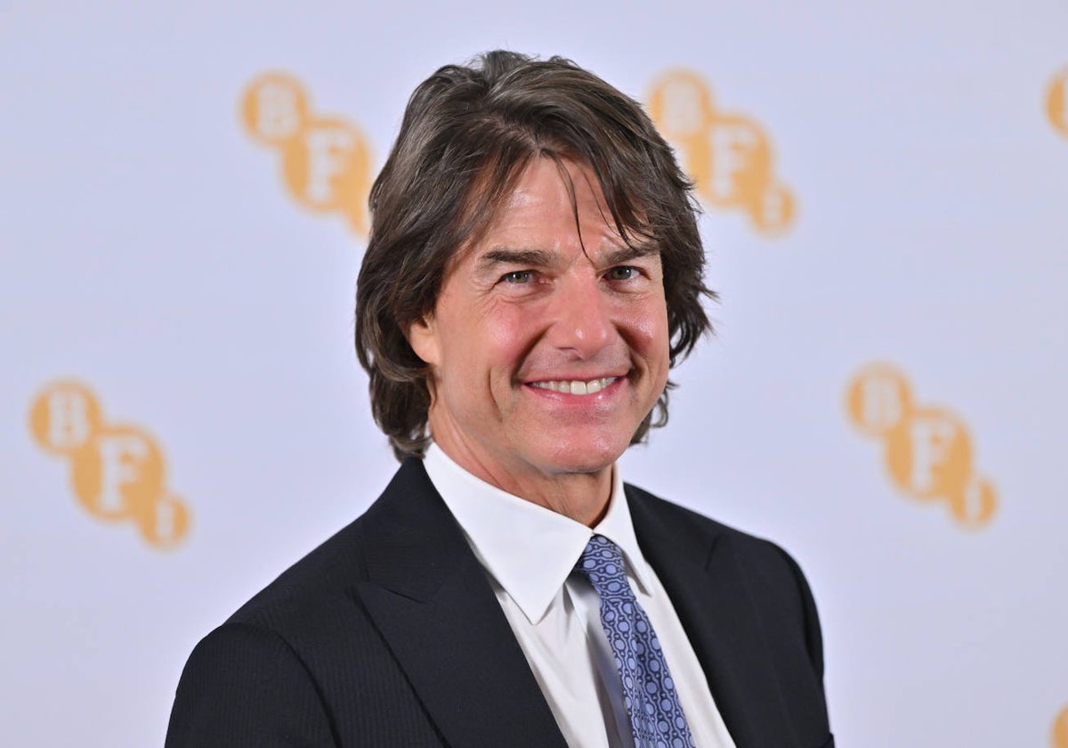 Tom Cruise con el pelo largo.