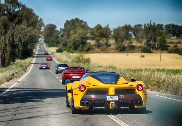 Día uno de la Cavalcade Ferrari 2025 por las carreteras andaluzas