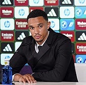La moda y los cronógrafos Patek Philippe, los lujos favoritos de Trent Alexander-Arnold, la nueva estrella del Real Madrid