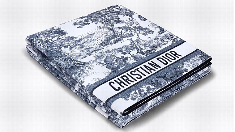 Toalla de playa de Dior (790€)