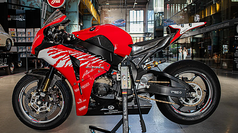 Esta moto fue transformada por el preparador alemán Holzhauer
