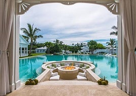 De la casa-aeropuerto de John Travolta a la casa-molino de Robert Downey Jr.: así son las casas más excéntricas de los famosos