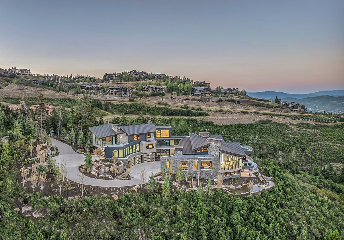 Vista aérea de la casa de la montaña