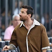 El bolso de lujo con el que Messi ha sorprendido en su llegada a la concentración de Argentina