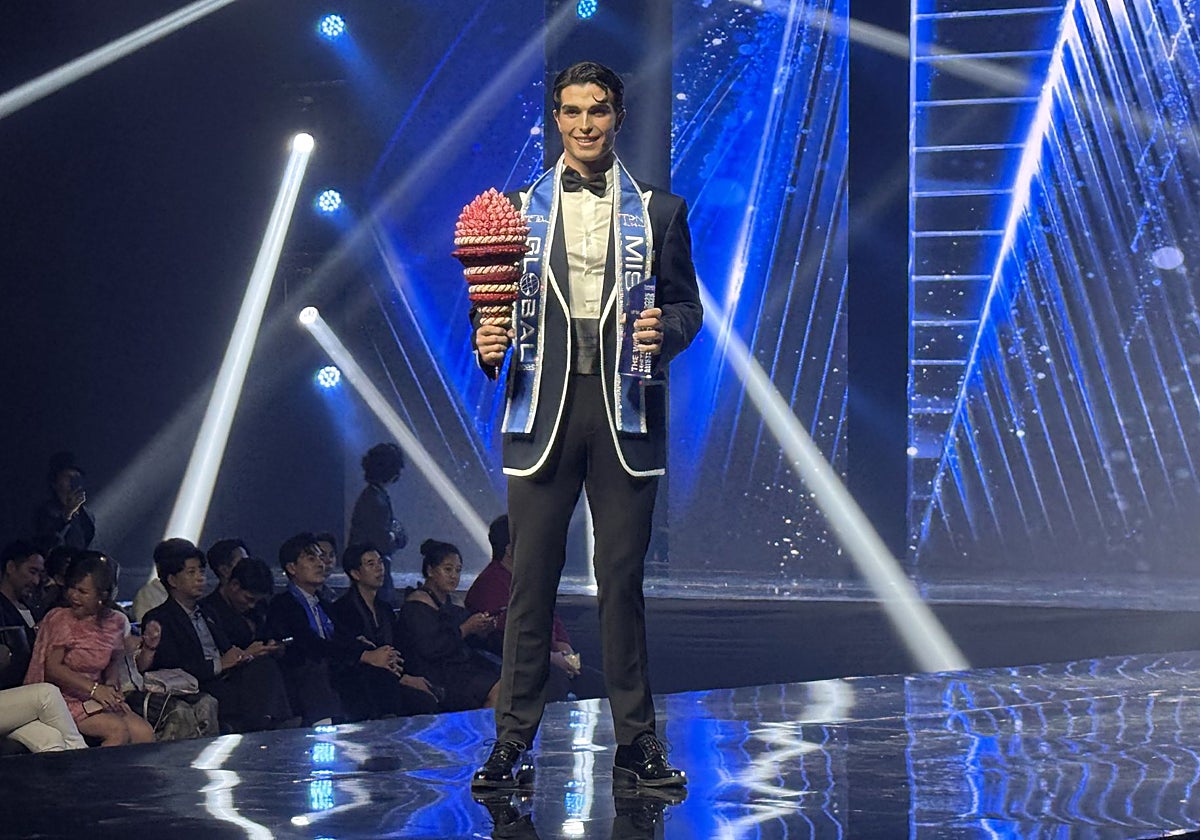 Alejandro Ortega tras ganar Mister Global 2025.
