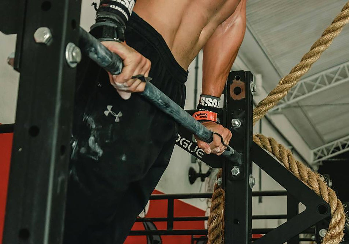 Hombre practicando Crossfit