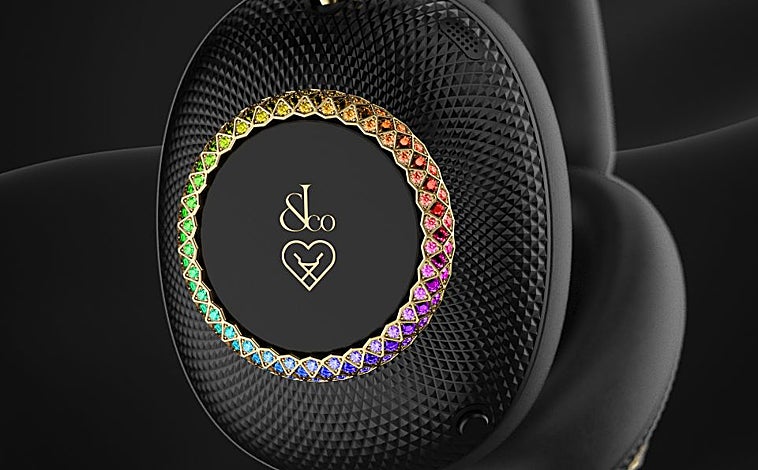 Imagen principal - Detalles del modelo Noir Rainboy de Loewe en colaboración con Jacob & Co. (99.000 euros)