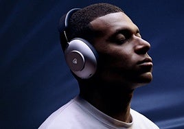 Loewe y Jacob & Co.: los auriculares de 120.000 euros de Kylian Mbappé