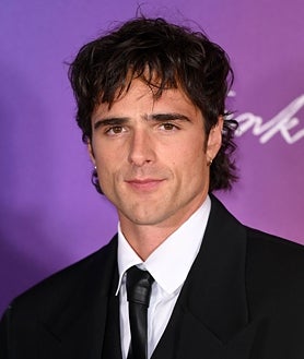 Imagen secundaria 2 - Jonathan Bailey, Andrew Garfield y Jacob Elordi llevan cortes de pelo que son pura inspiración para seguir las tendencias. 