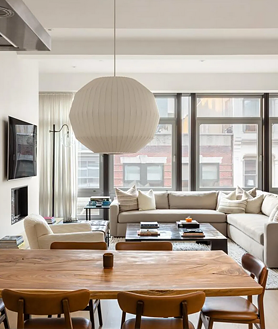 Imagen secundaria 2 - Imagen del dormitorio principal con su baño en suite y salón-comedor