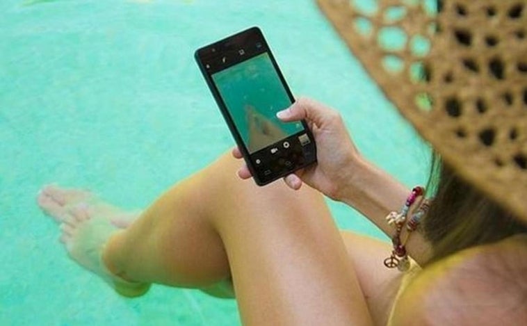 Cuidado con el calor: consejos para evitar quedarte sin 'smartphone' este verano