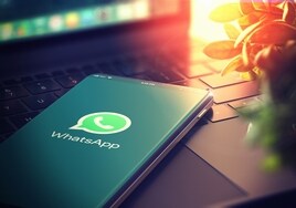 Denuncian que WhatsApp está accediendo al micrófono de nuestros móviles sin permiso: cómo puede desactivarse
