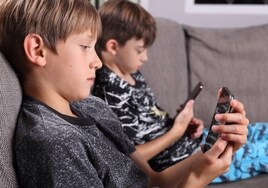 Con este nuevo truco de TikTok puedes evitar que tu hijo vea los vídeos que no quieras