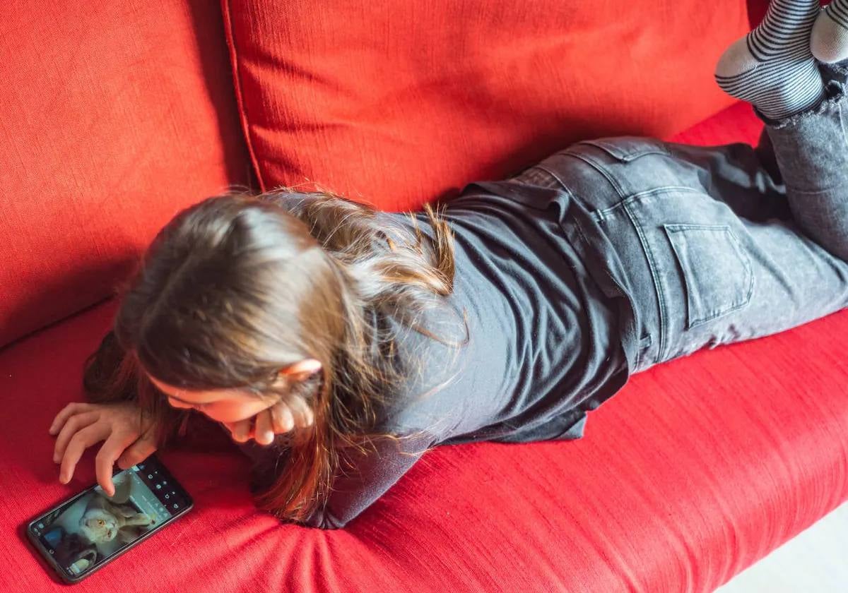 Mucho cuidado: las aplicaciones con las que controlas a tus hijos pueden estar explotando su vida digital