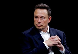 Alertan sobre una plaga de vídeos en redes en los que usan la voz de Elon Musk para estafarte