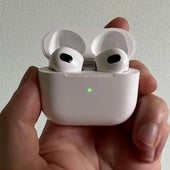 Apple lanzará unos AirPods baratos antes de que termine 2024: todo lo que sabemos