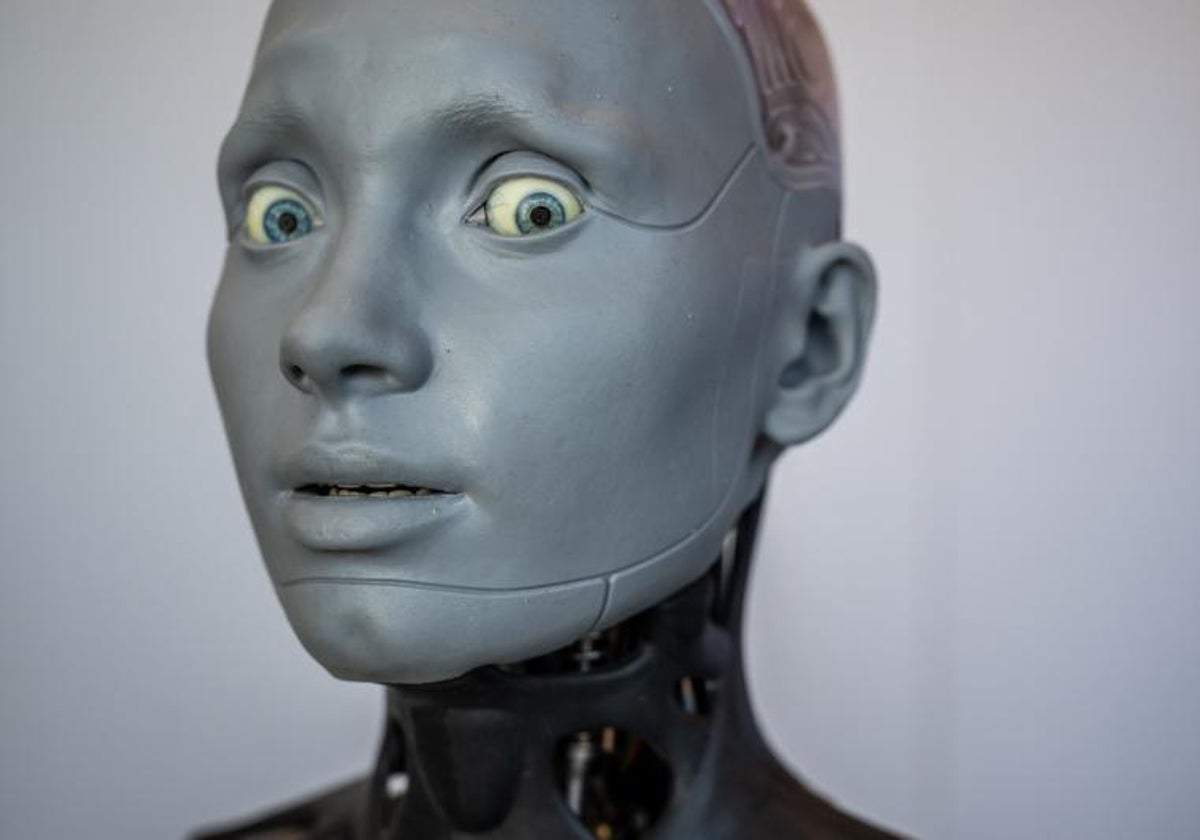 El famoso robot Ameca es capaz de dibujar expresiones en su rostro