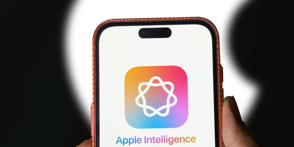 El iphone de apple cada vez se descuelga más de google en la carrera de la ia