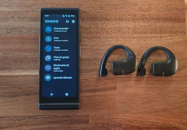 El V4 (izquierda) y el E1