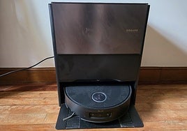 Probamos el Aqua10 Ultra: el robot que sube escaleras, aspira, friega y se limpia solo