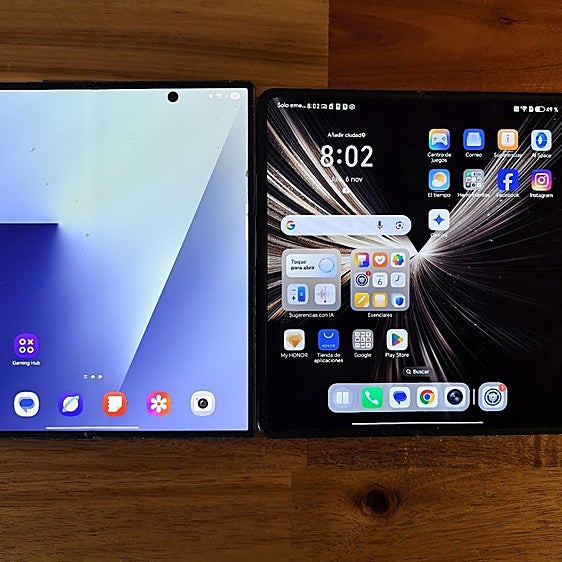 A la izquierda, el Z Fold 7. A la derecha, el Magic V5