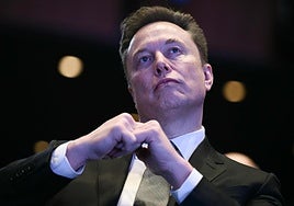 La IA de Elon Musk afirma que es más atlético que LeBron James y más inteligente que Leonardo da Vinci