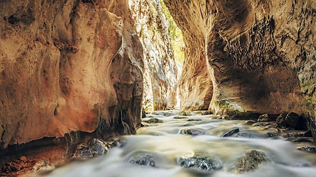 La ruta que discurre por este río malagueña proporciona bellas imágenes