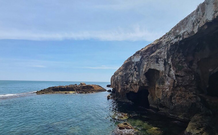La cueva entre Denia y Jávea que asombra a los turistas