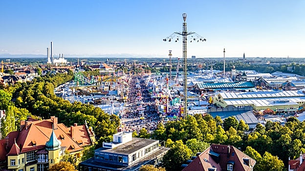 Carpas y atracciones en el Oktoberfest