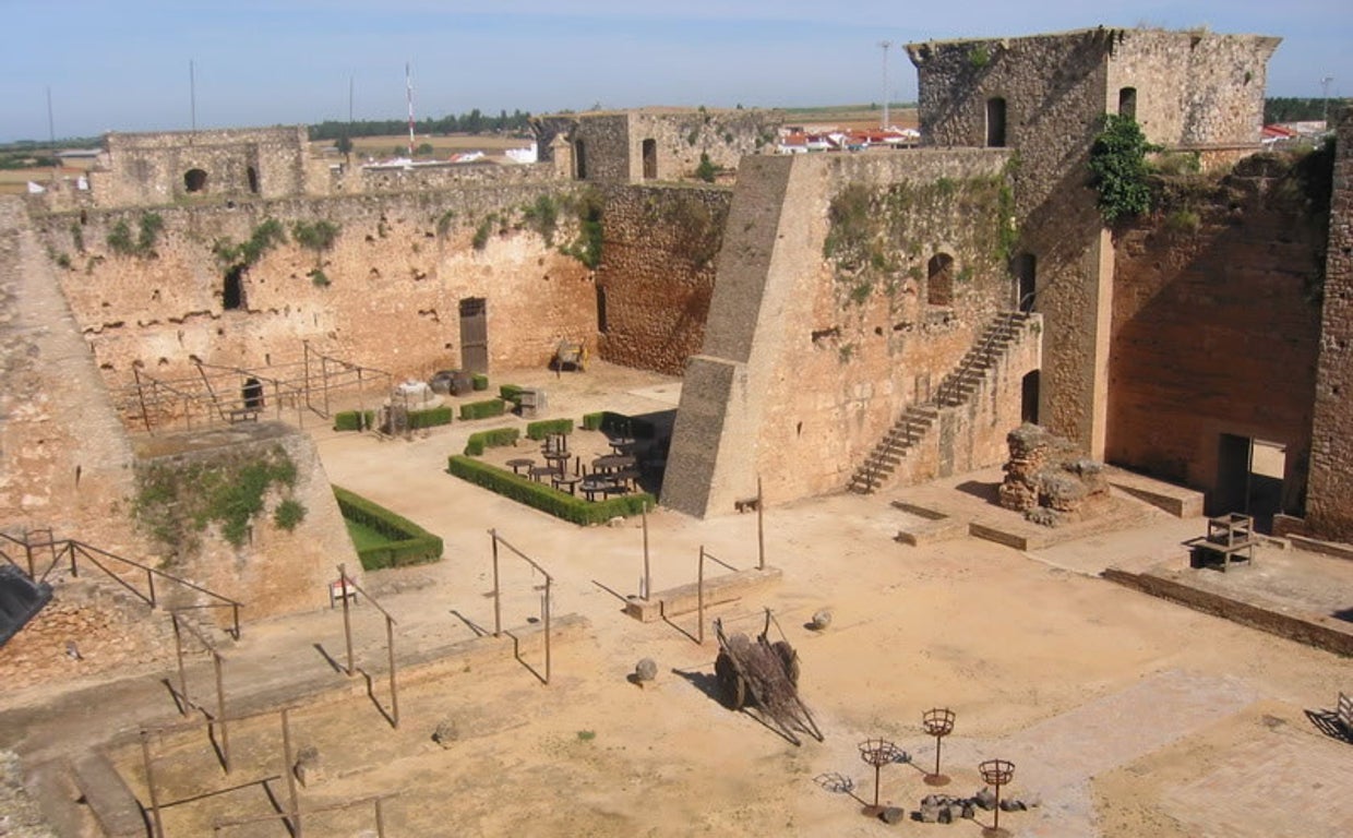 Patio de armas del Castillo de los Guzmán de Niebla