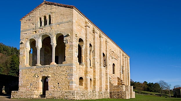 Santa María del Naranco, Asturias