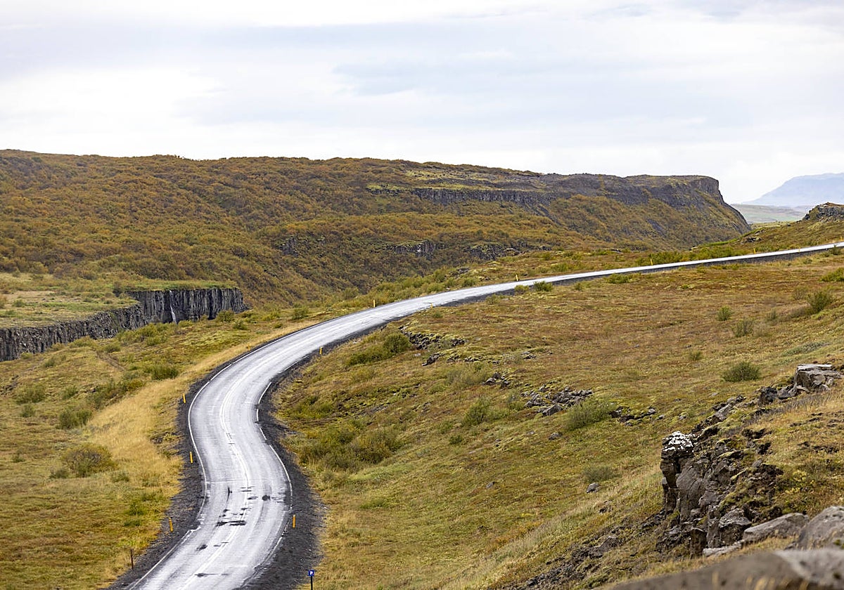 Paisaje de naturaleza y soledad en Islandia