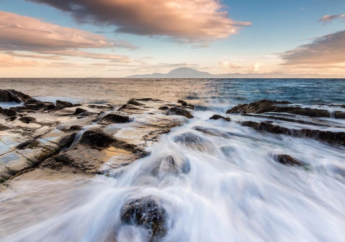 na de las bellas imágenes que nos dejan los flysch del Estrecho, en el parque natural del mismo nombr