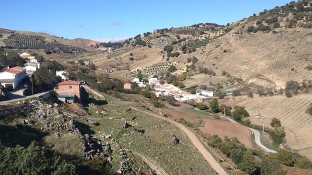 Vista de la aldea de Hoya del Salobral