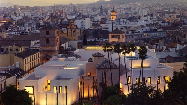 Panorámica del Museo Picasso y de las torres del Palacio de los Condes de Buenavista y la Iglesia de San Agustín