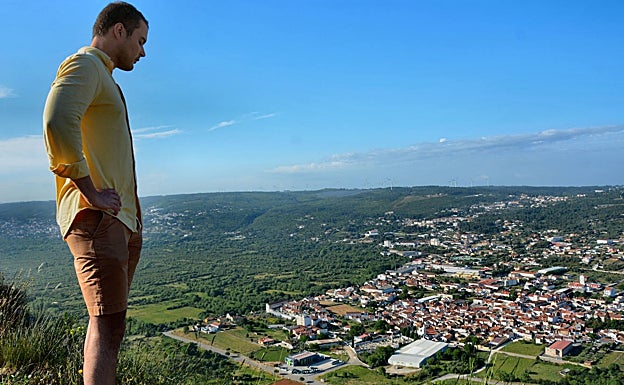 El pueblo de Minde y el Parque Natural de las Sierras de Aire y Candeeiros