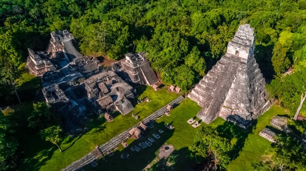 Tikal fue fue la más grande de las metrópolis mayas del periodo clásico (200 al 900 d.C.)